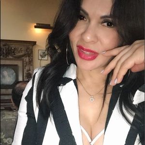 Meet your Posher, Marcela